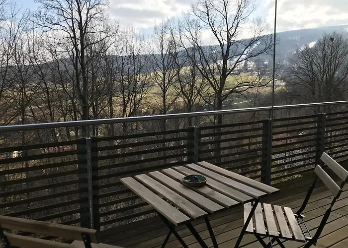 Rhoenhaus Mit Kreuzbergblick